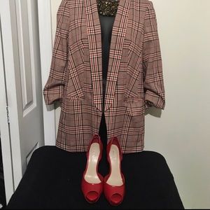 Red opened toe pumps